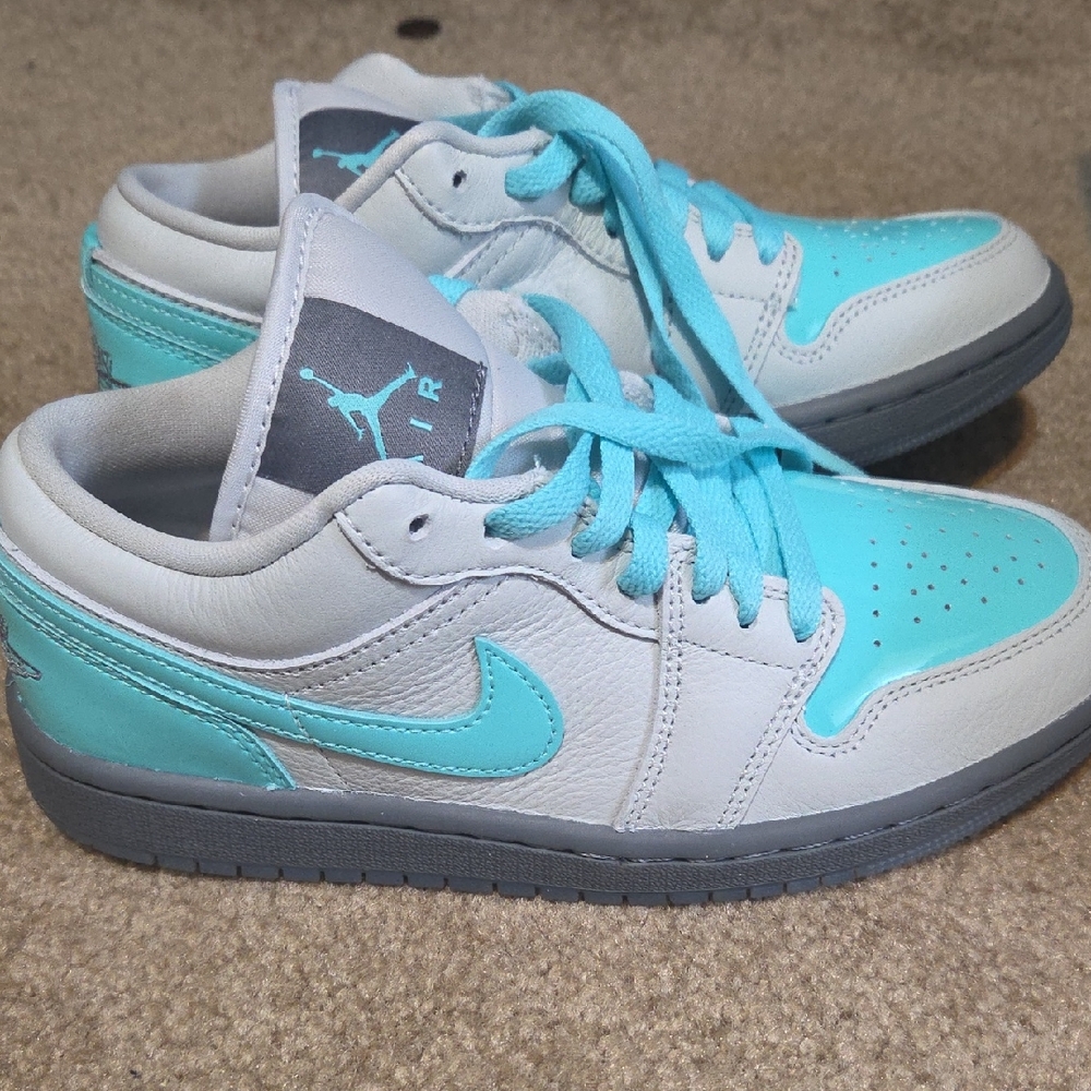 Nike Air Jordan Low in Aqua and Gray